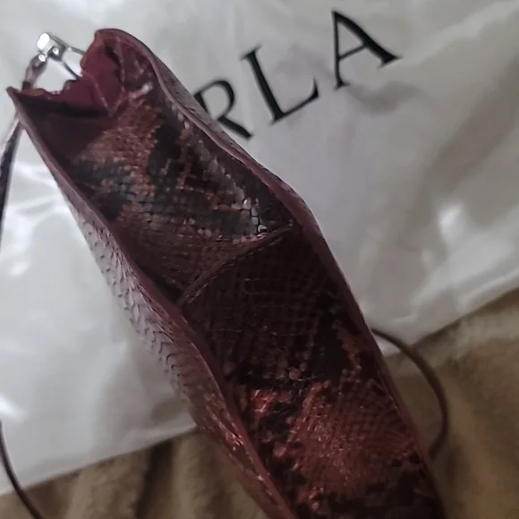 Furla Leather shoulder/sling Bag - Picture 11 of 12